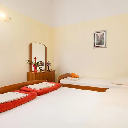 Apartamento Stunning Apartment In Baska Voda