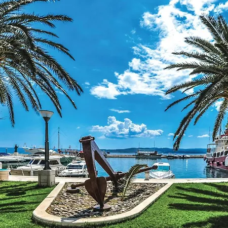 Apartamento Stunning Apartment In Baska Voda *