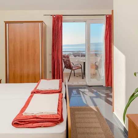 Stunning Apartment In Baska Voda Apartamento Baška Voda