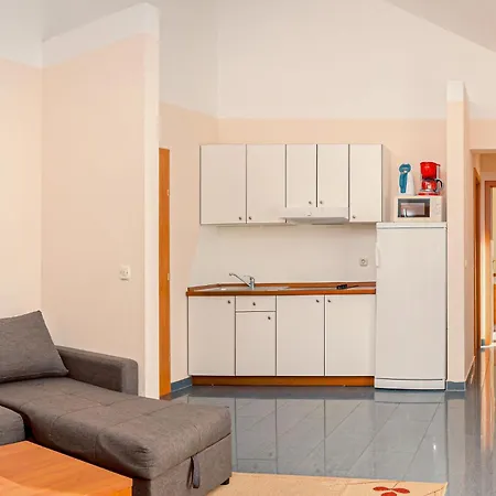 Apartamento Stunning Apartment In Baska Voda Baška Voda