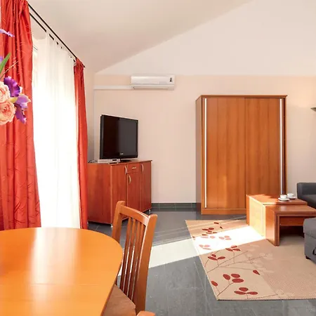 Stunning Apartment In Baska Voda Apartamento Baška Voda