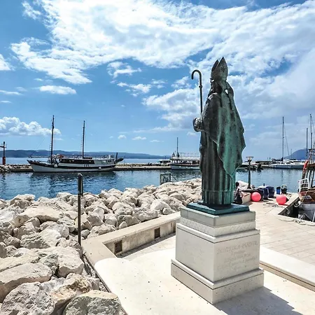 Apartamento Stunning Apartment In Baska Voda *