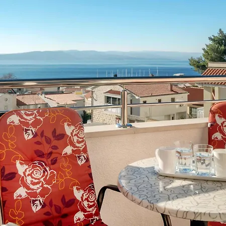 Apartamento Stunning Apartment In Baska Voda *